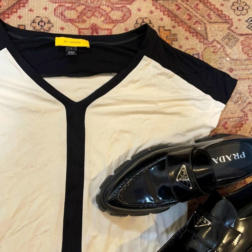St. John white and black panel short sleeve blouse small